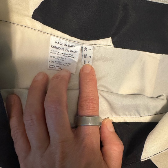 Emilio Pucci Black and Cream Silk Pencil Skirt - Picture 4 of 7